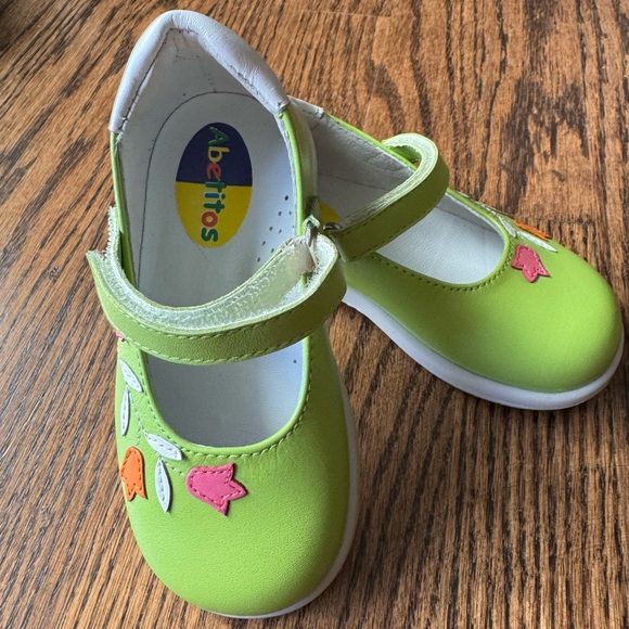 Abetitos Girl Shoes, Eur 22, US 6 or 6.5 - Picture 2 of 4